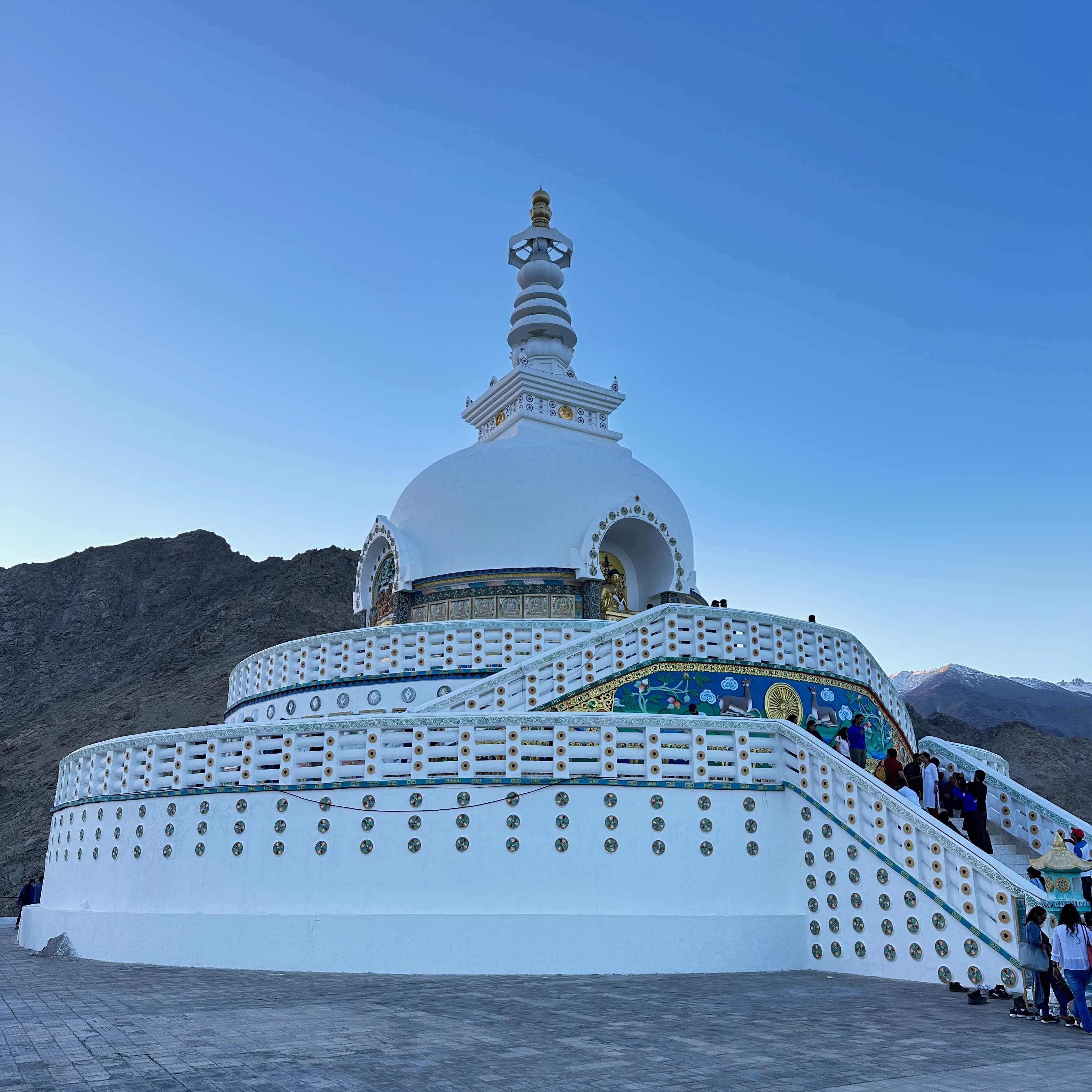 shanti stupa